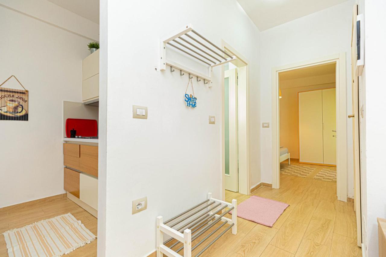 Villa Amos At Aquamarine Residence Вльора Екстер'єр фото